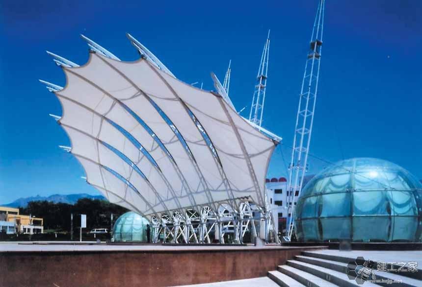 巴彦淖尔车棚膜结构网架